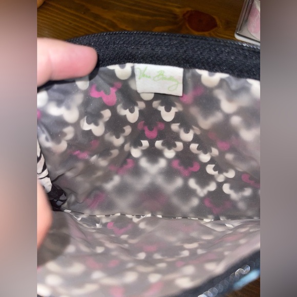 Gently used Vera Bradley pouch - Picture 4 of 4